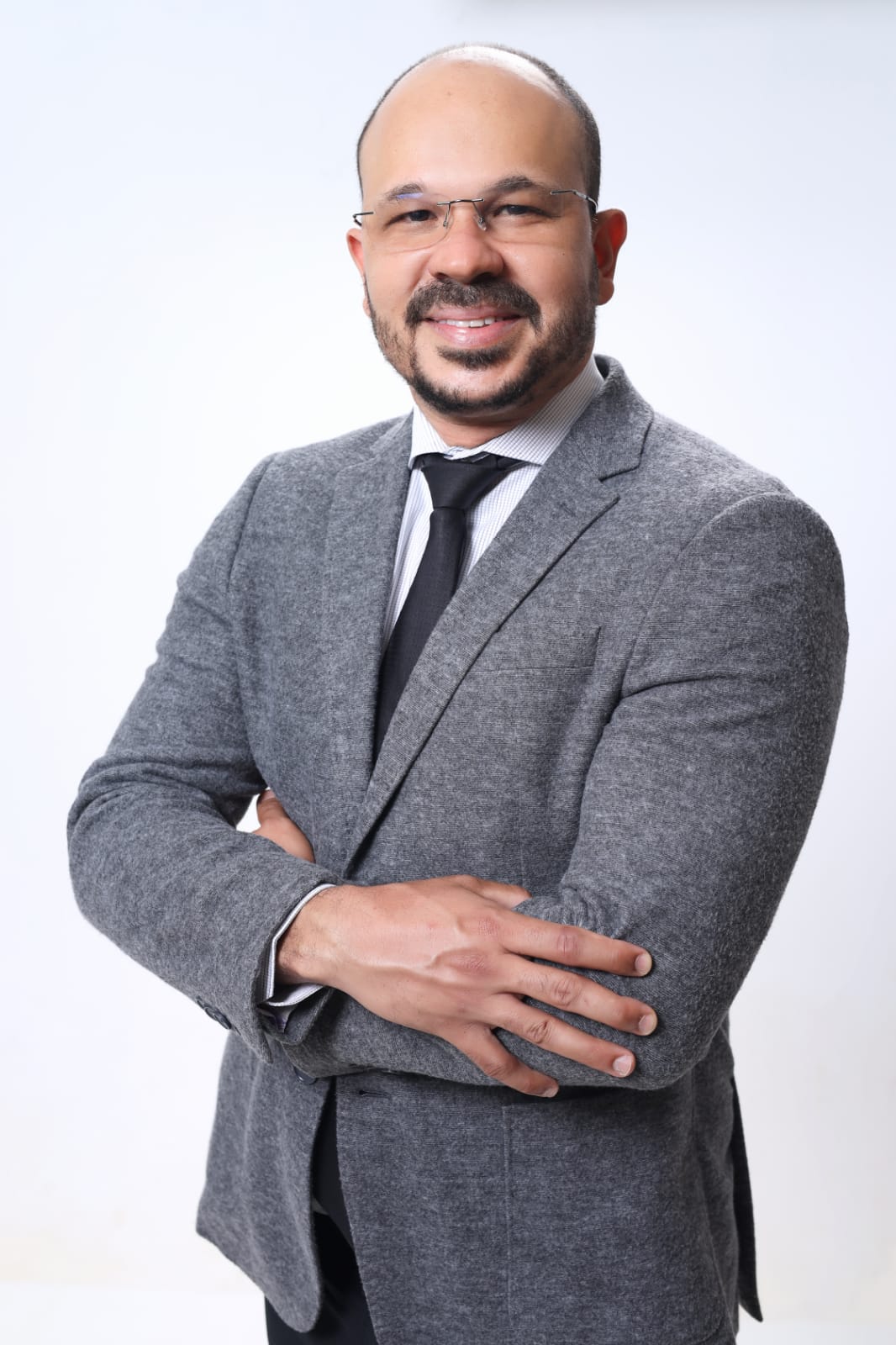Dr. Everton Torres